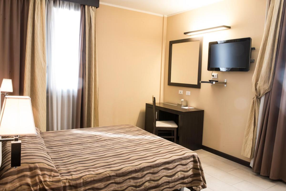 Cavriago Hotel Corte Business מראה חיצוני תמונה