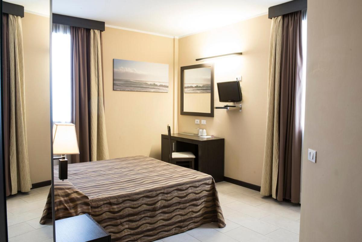 Cavriago Hotel Corte Business מראה חיצוני תמונה