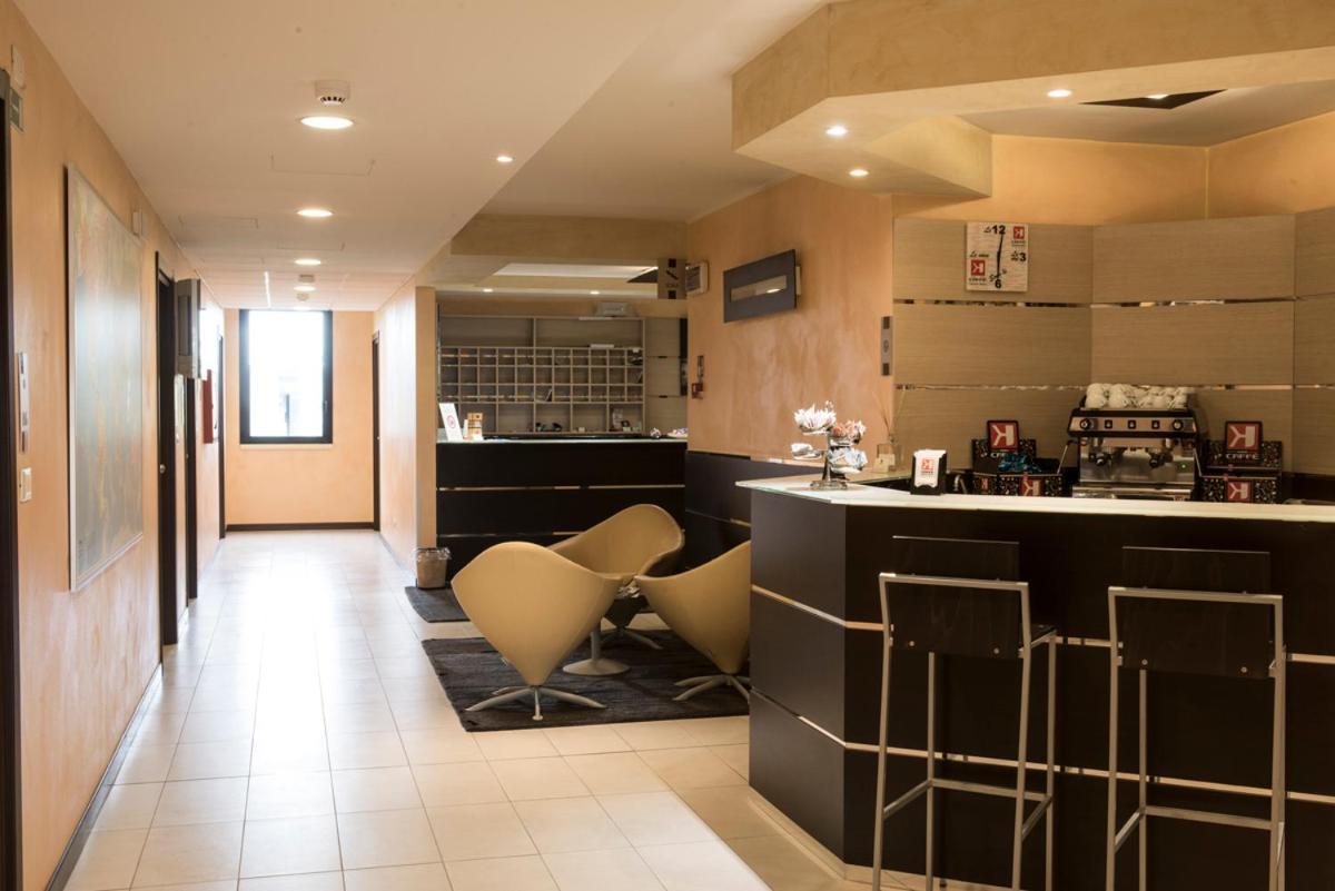 Cavriago Hotel Corte Business מראה חיצוני תמונה