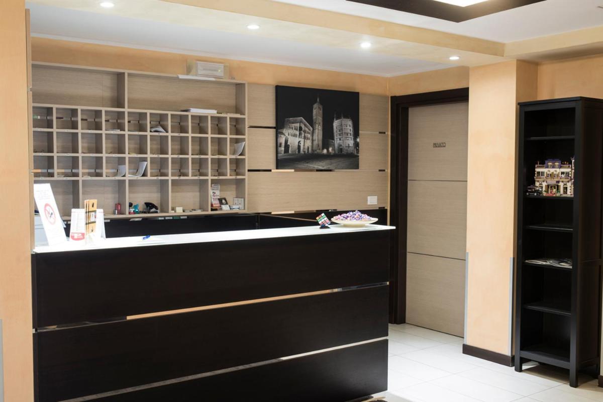 Cavriago Hotel Corte Business מראה חיצוני תמונה