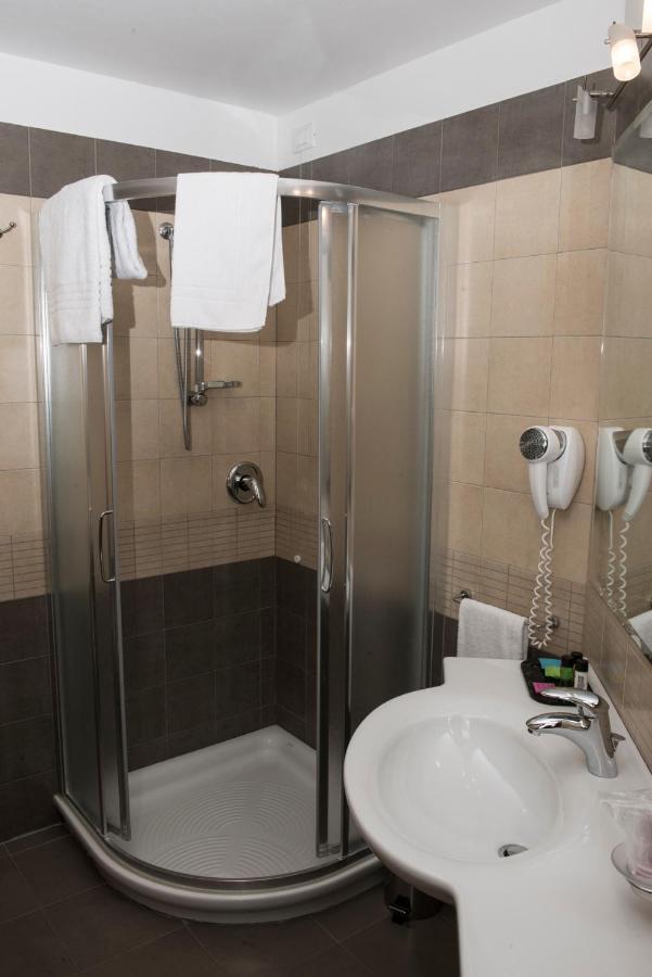Cavriago Hotel Corte Business מראה חיצוני תמונה