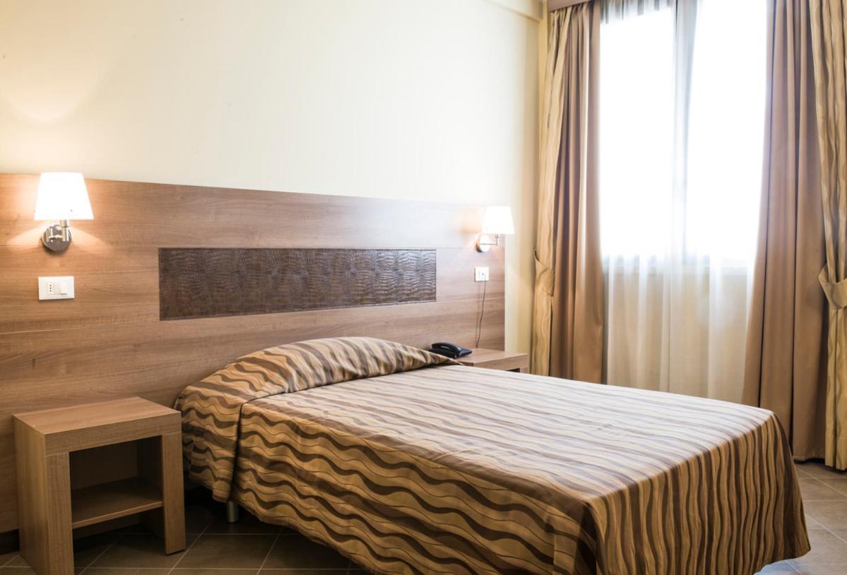 Cavriago Hotel Corte Business מראה חיצוני תמונה