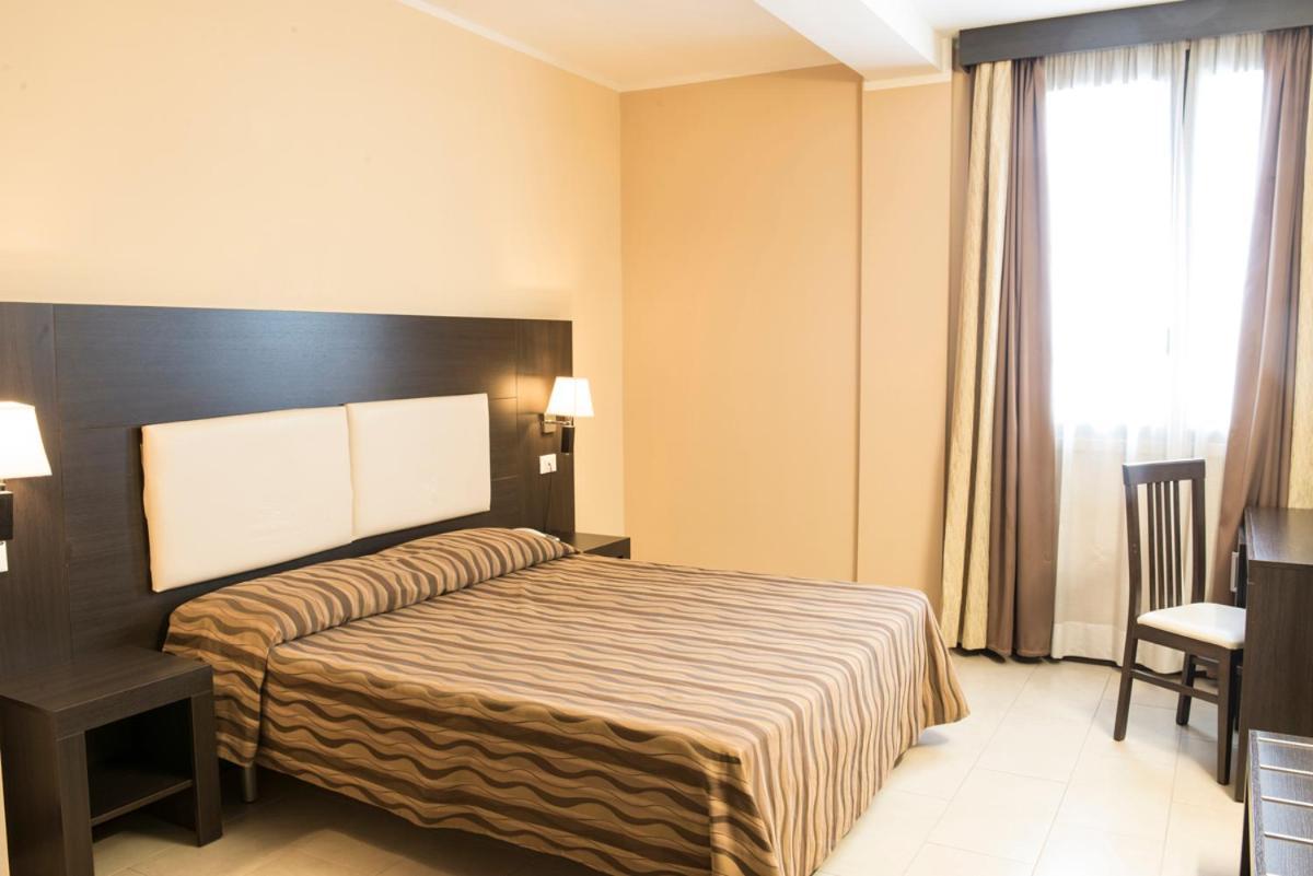 Cavriago Hotel Corte Business מראה חיצוני תמונה