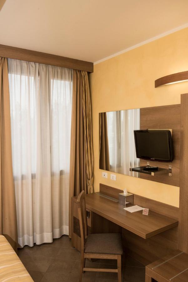 Cavriago Hotel Corte Business מראה חיצוני תמונה