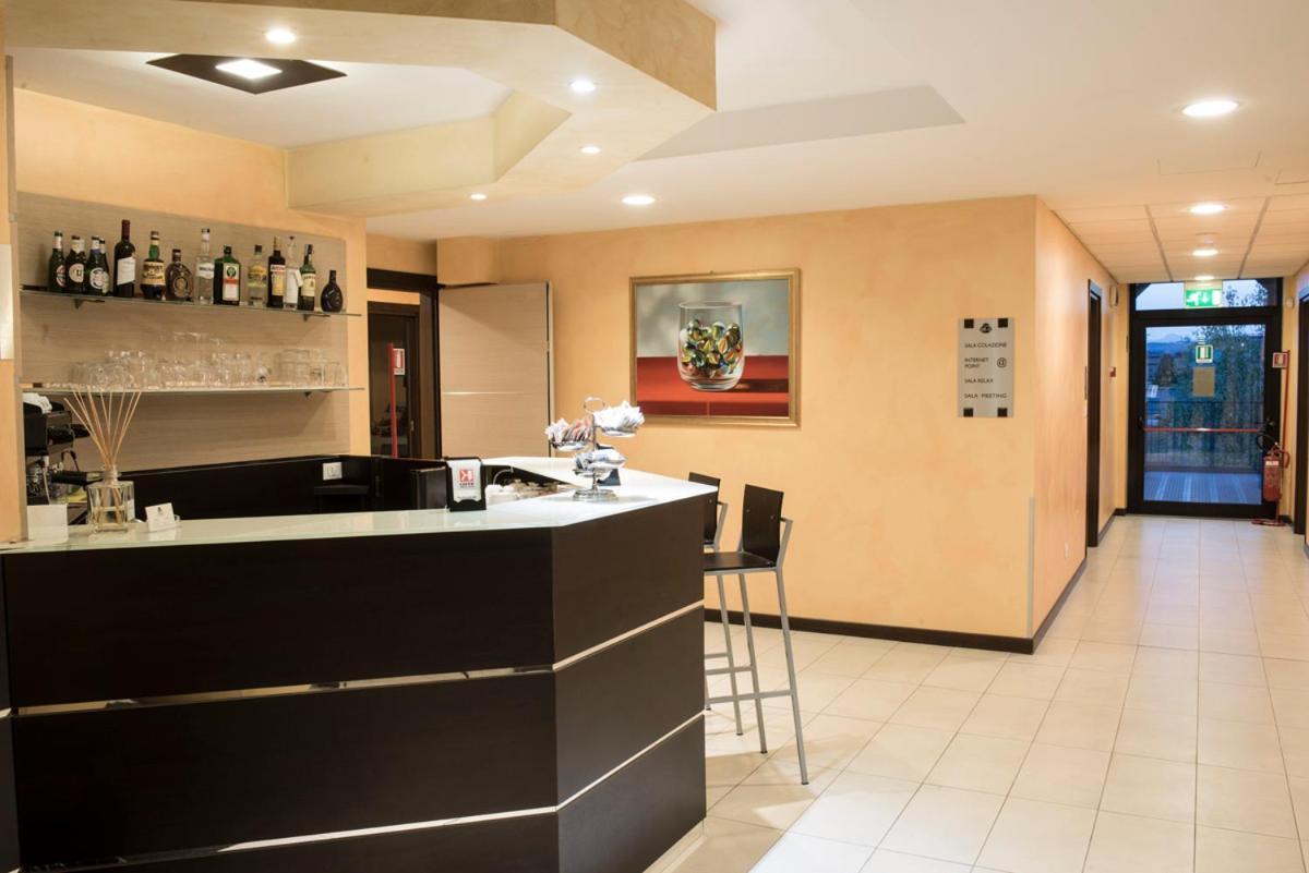 Cavriago Hotel Corte Business מראה חיצוני תמונה