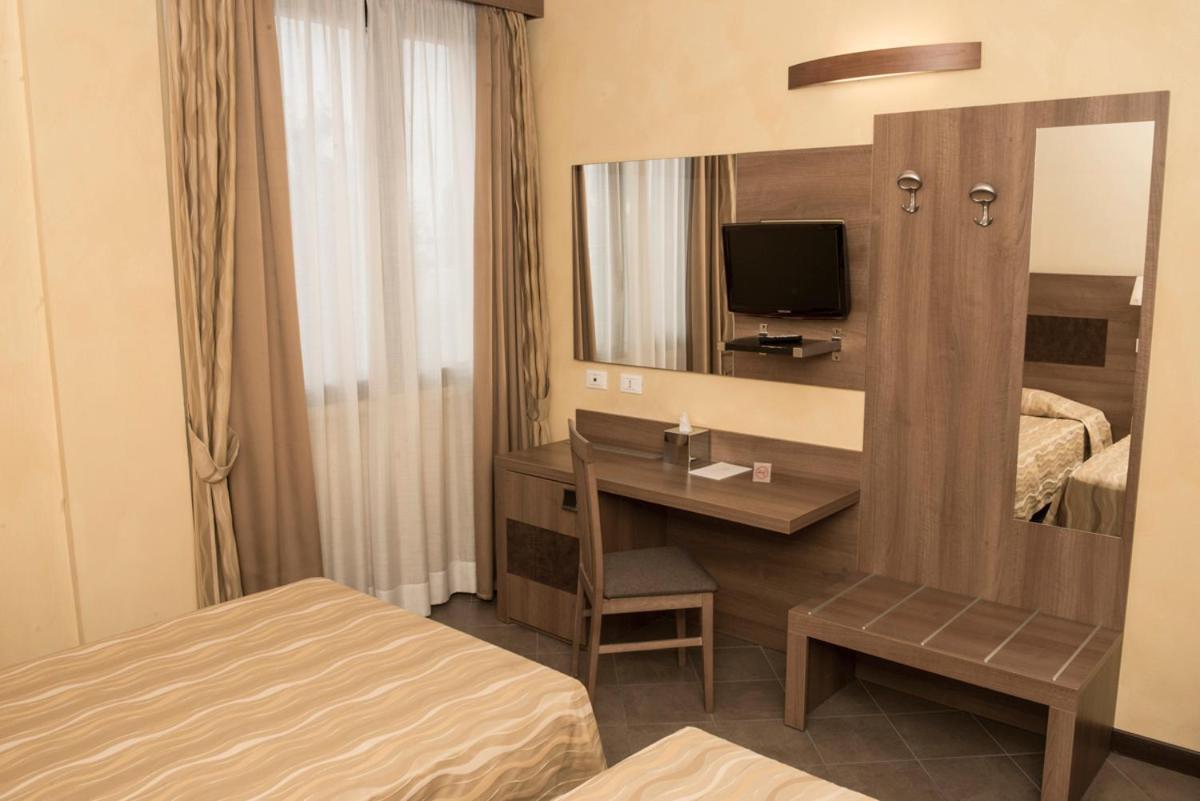 Cavriago Hotel Corte Business מראה חיצוני תמונה