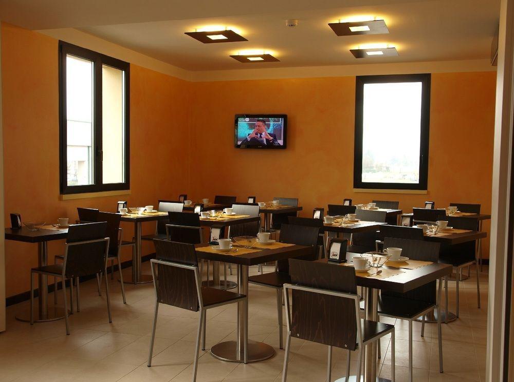 Cavriago Hotel Corte Business מראה חיצוני תמונה