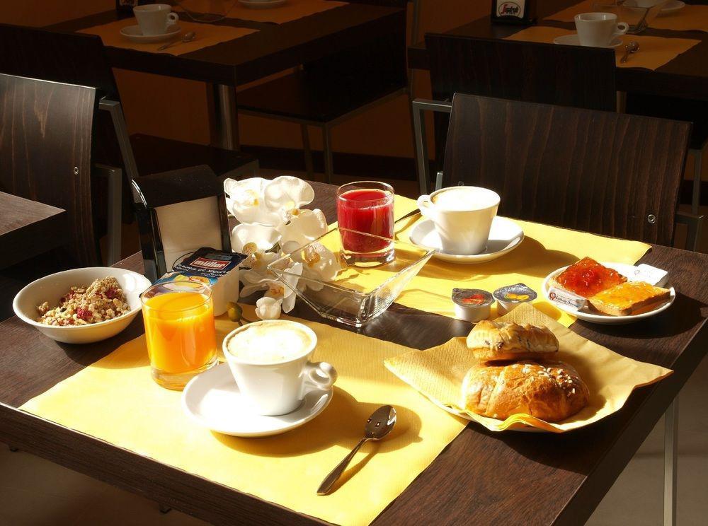Cavriago Hotel Corte Business מראה חיצוני תמונה