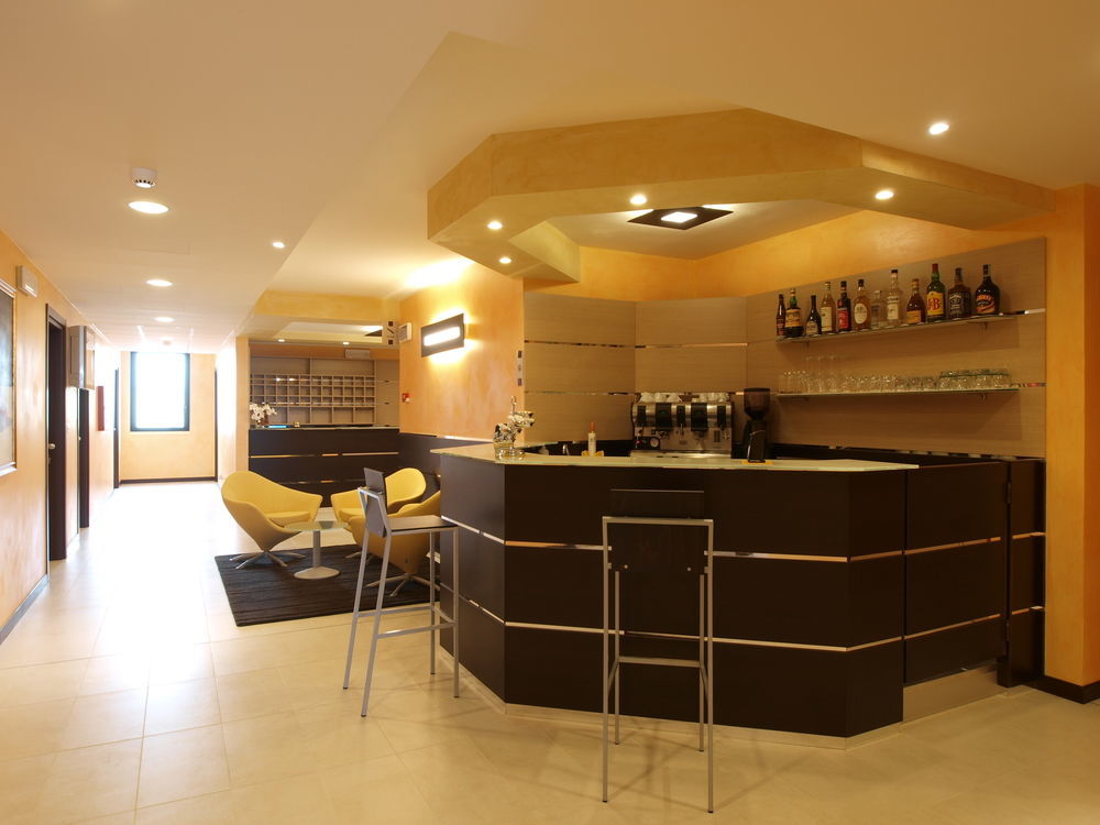 Cavriago Hotel Corte Business מראה חיצוני תמונה