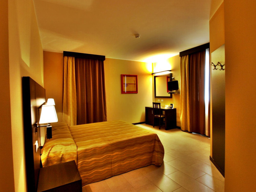 Cavriago Hotel Corte Business מראה חיצוני תמונה