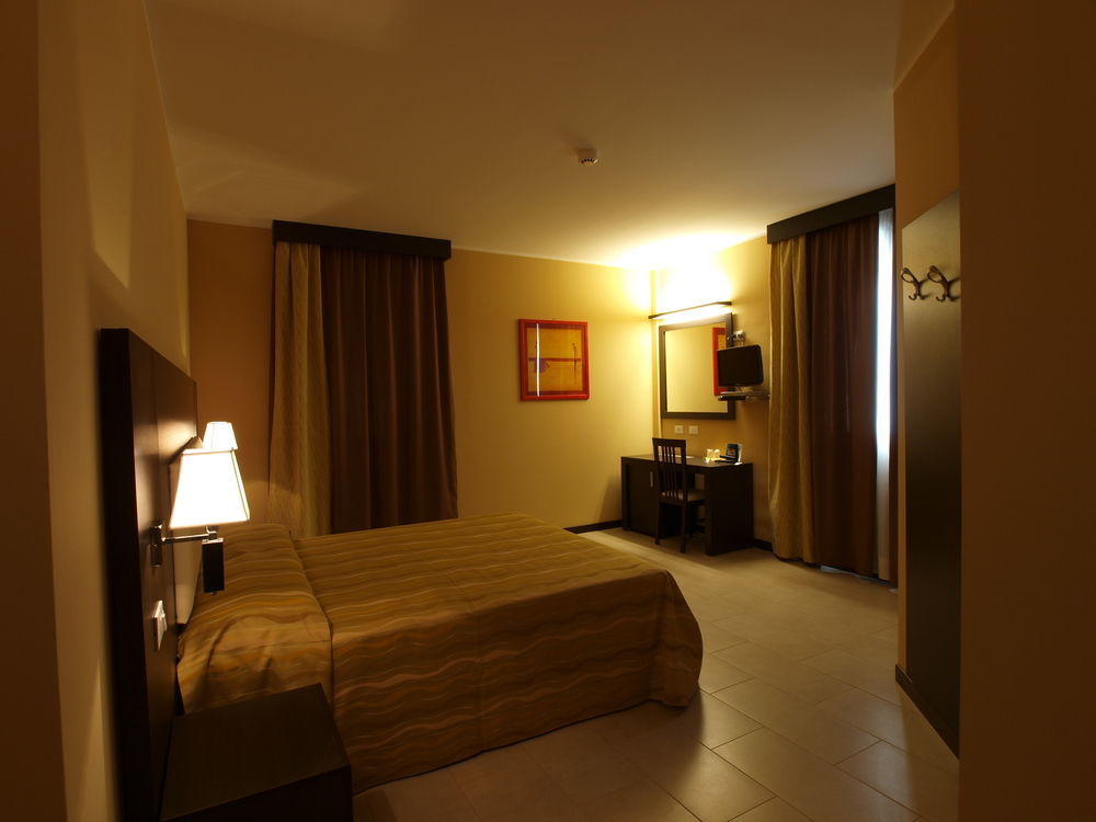 Cavriago Hotel Corte Business מראה חיצוני תמונה