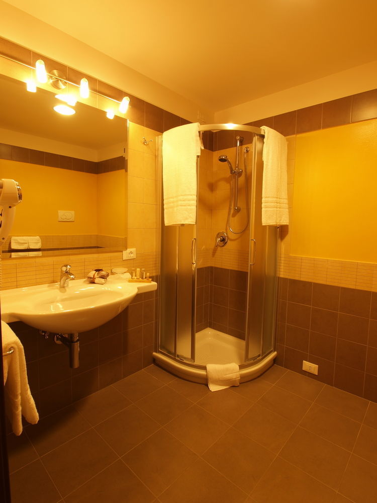 Cavriago Hotel Corte Business מראה חיצוני תמונה