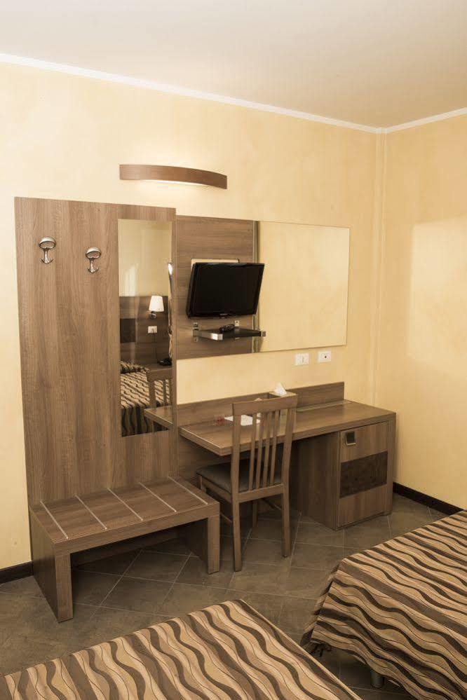 Cavriago Hotel Corte Business מראה חיצוני תמונה