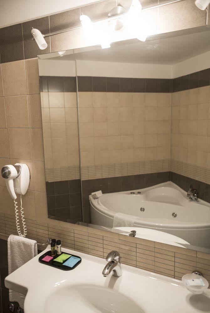 Cavriago Hotel Corte Business מראה חיצוני תמונה